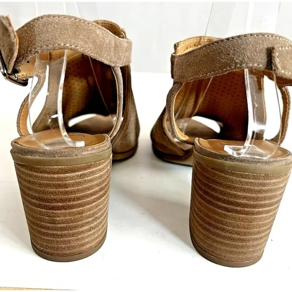 Franco Sarto Harlet 2 Sandals Women 7.5 M Leather Suede Beige Open Heels Toe - Picture 6 of 8